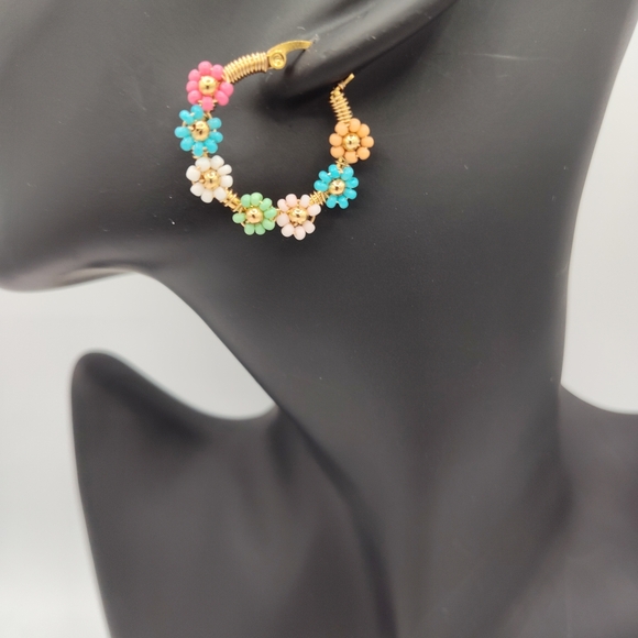 🎄NWOT Handmade Floral Hoop Earrings with Multicolor Accents - Picture 2 of 5